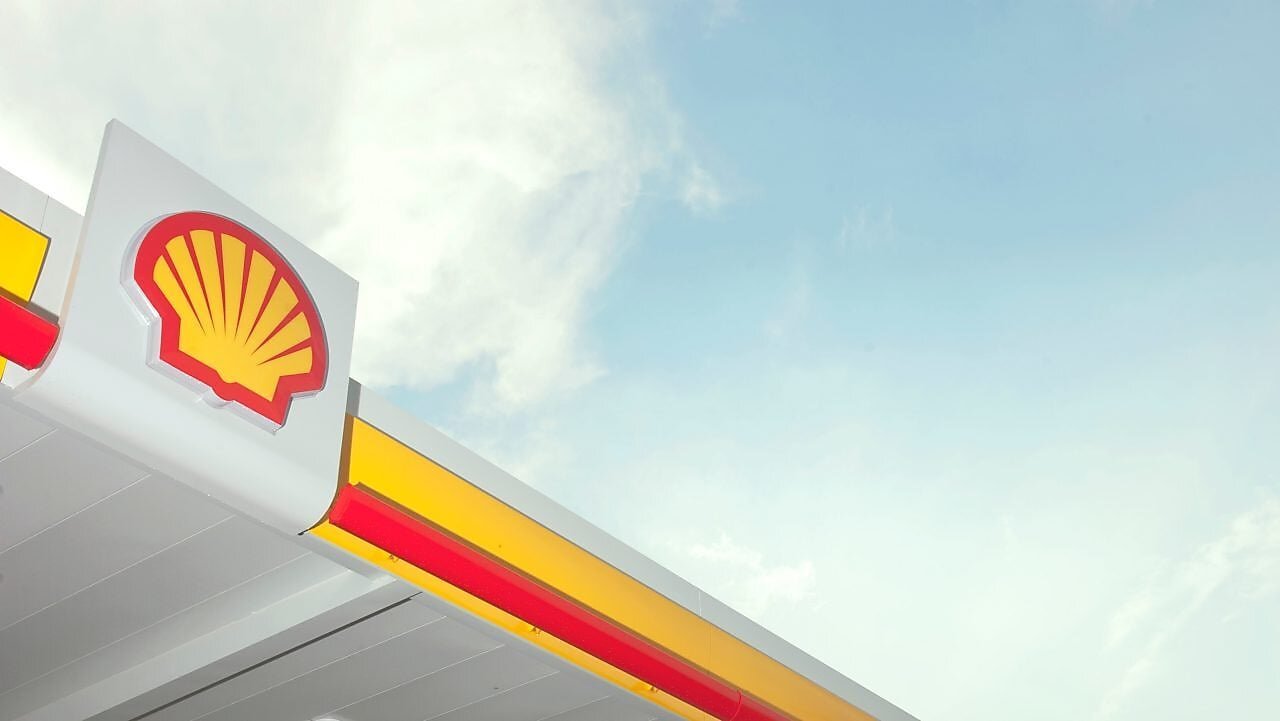 Нов „термофлуид“ на Shell съкращава времето за зареждане на електромобили до под 10 минути