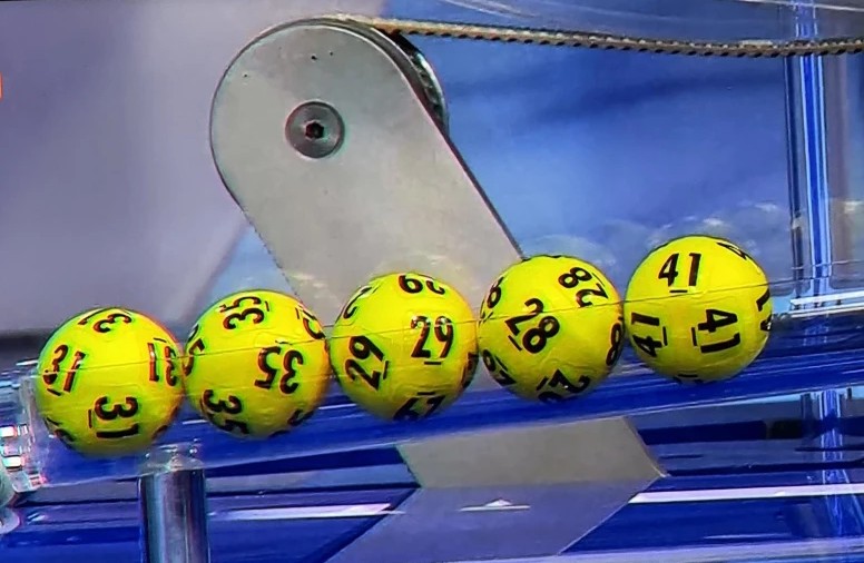 Националната лотария на Великобритания търси петима мистериозни милионери