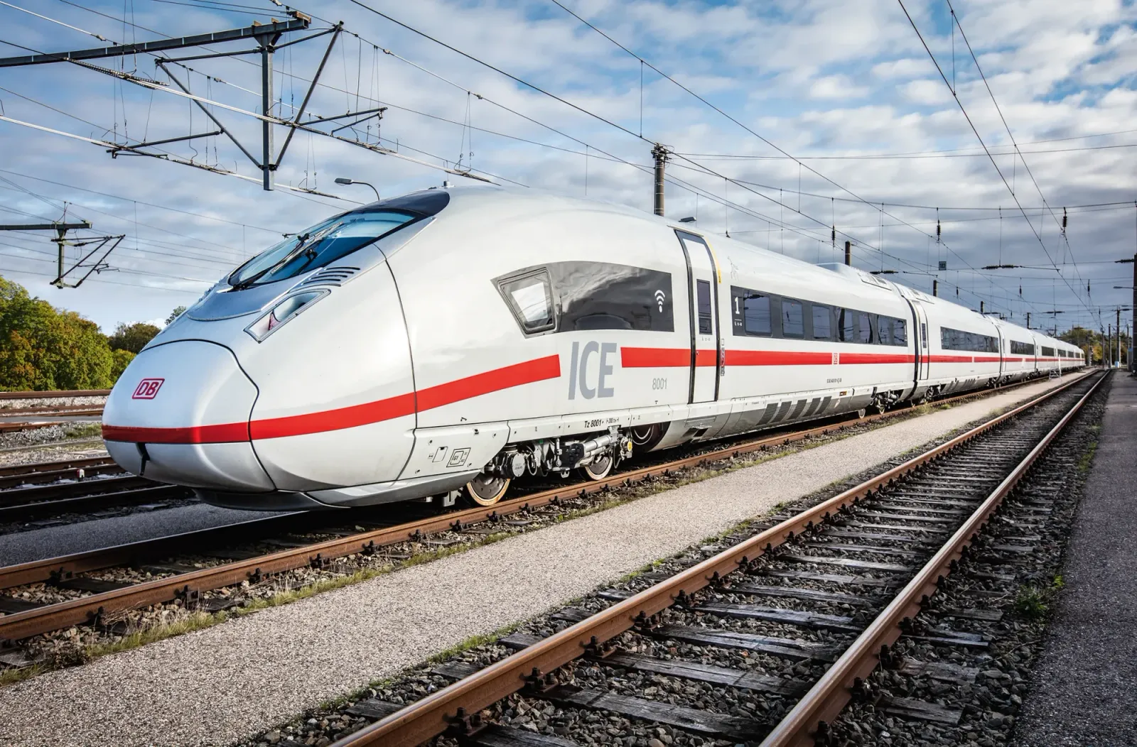Deutsche Bahn възстановява движението след мащабен срив в комуникационната система, снимка 1
