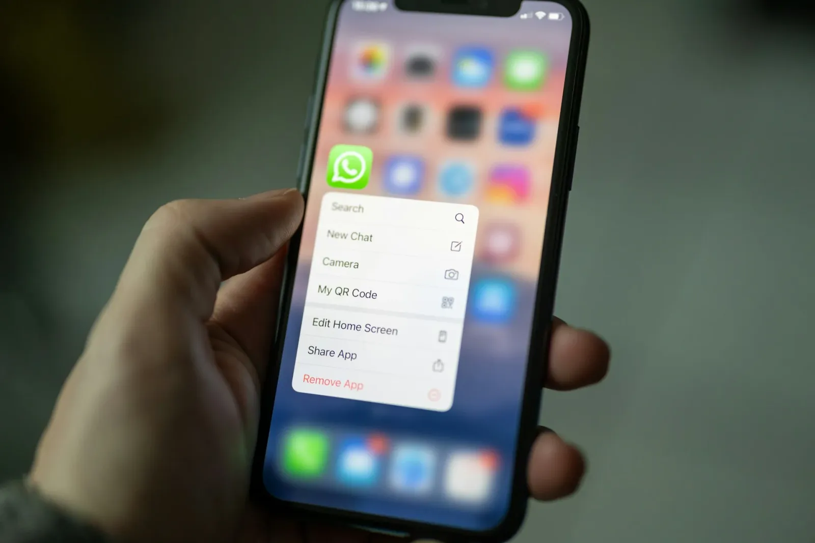 Apple премахна руската социална мрежа VKontakte от своя глобален магазин App Store, снимка 1