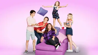 bTV Comedy започва излъчването на комедийния поредица Американска съпруга, снимка 1