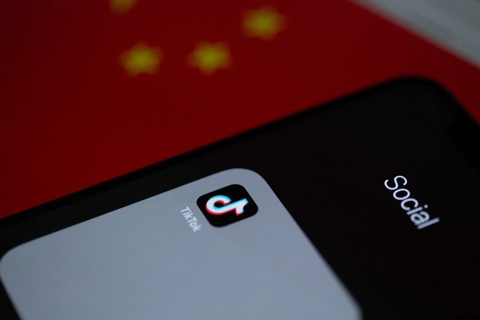 TikTok плаща $100 млн. и ограничава тийнейджърите, снимка 1