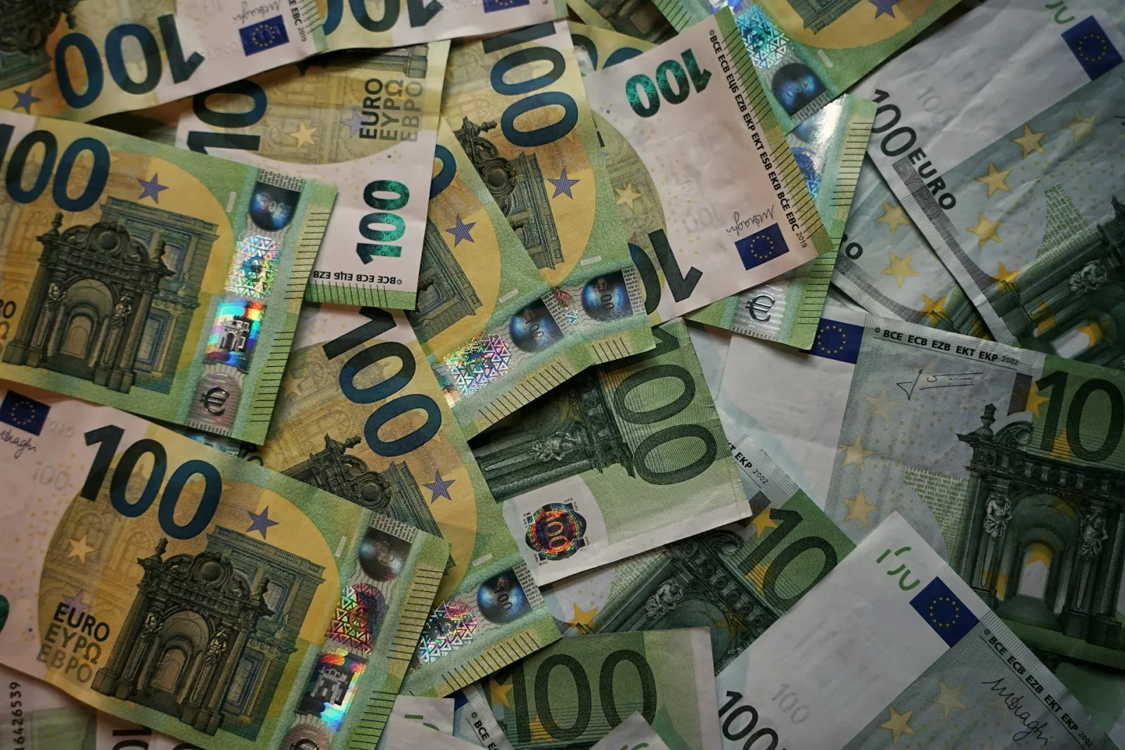 Информационни срещи за въвеждането на еврото днес в шест български града, снимка 1