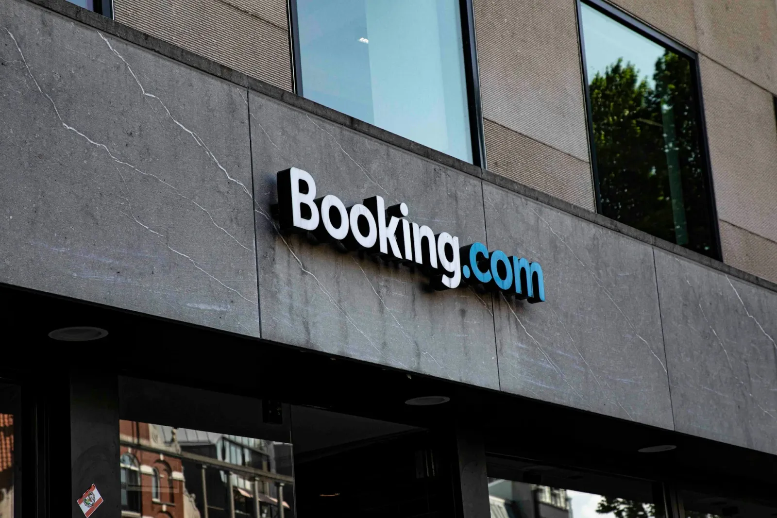 ЕС смята ограниченията на Booking.com за ненужни и вредни за конкуренцията, снимка 1