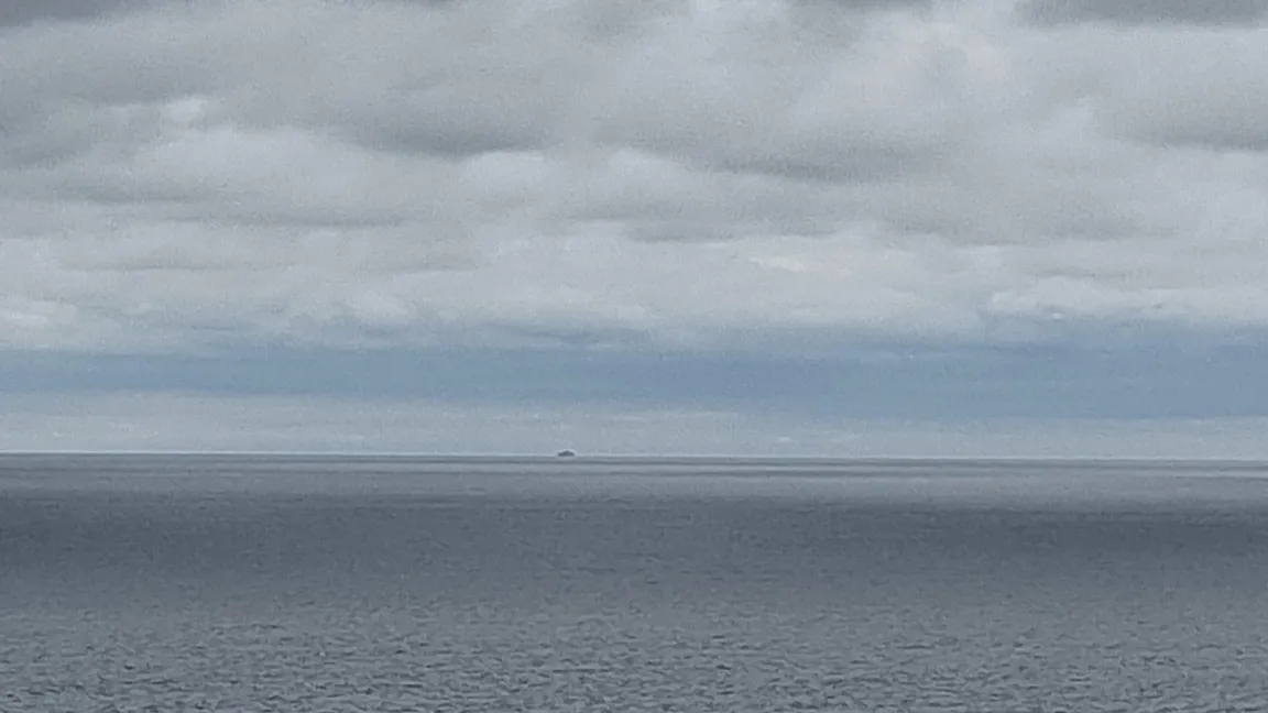 МОСВ изследва морската вода след инцидента край Шабла, снимка 1