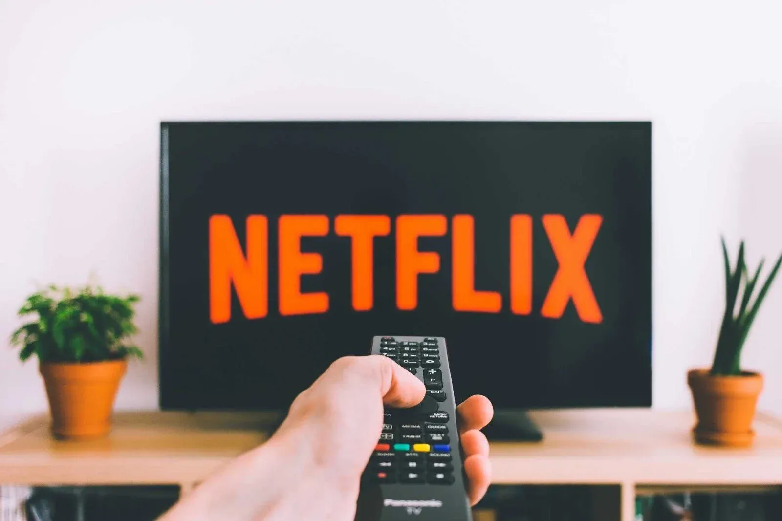 Netflix съкращава около 1000 служители, снимка 1