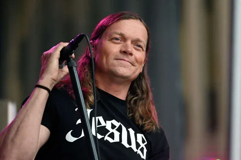 Вокалистът на 3 Doors Down Brad Arnold почина на 47 години след битка с рак, снимка 1