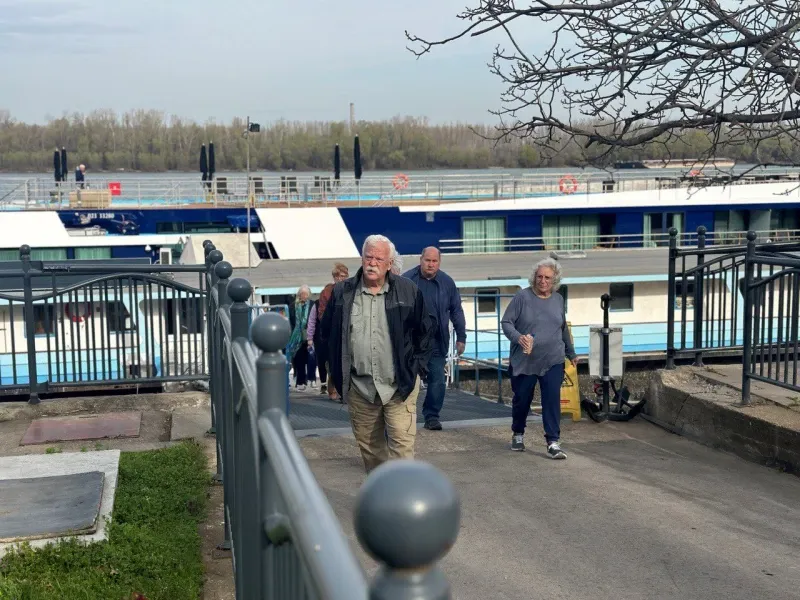 Първи круизен кораб за сезона акостира в Русе, снимка 1