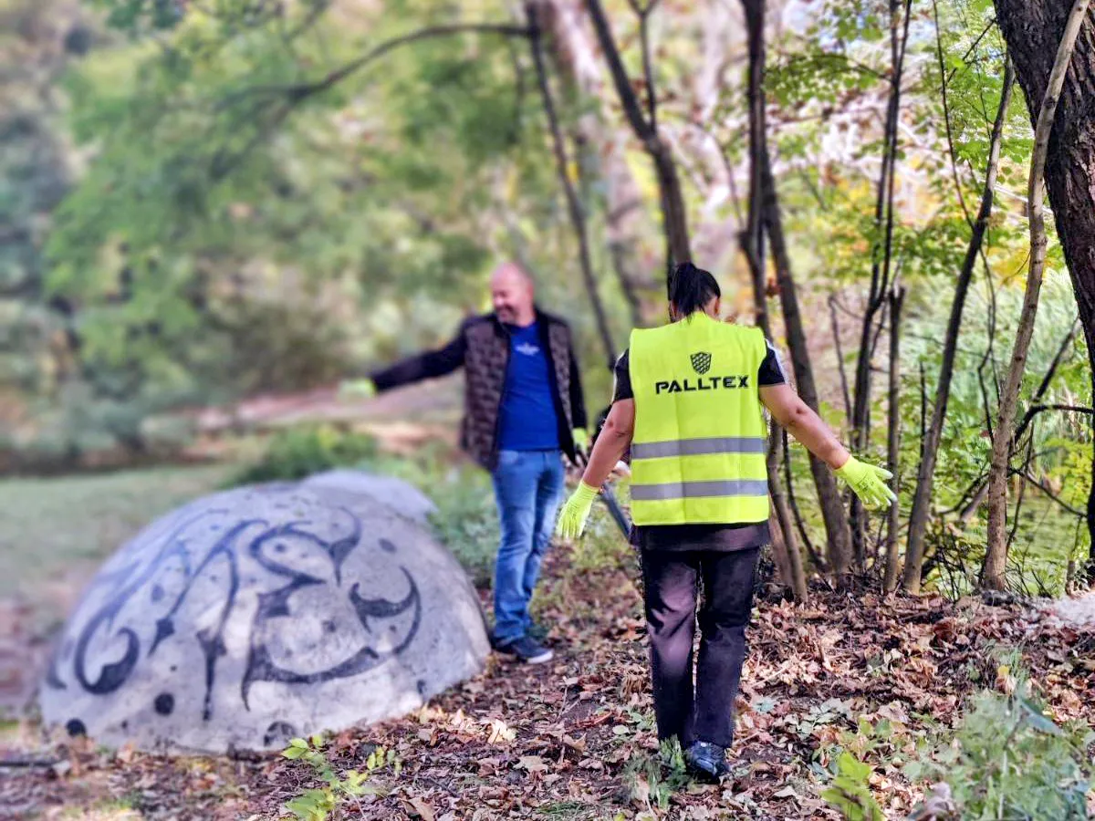 Почистиха три езера в Южния парк в София, снимка 1