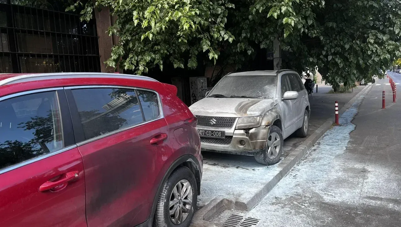 Прокуратурата в Скопие поиска постоянен арест за заподозрения за палежа пред българското посолство, снимка 1
