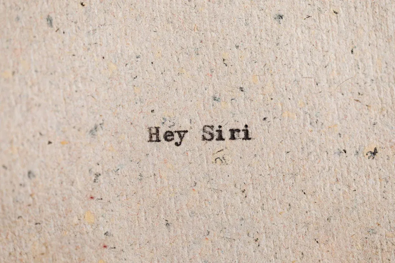 Apple позволява замяна на Siri с алтернативни асистенти в iOS 26.2, снимка 1