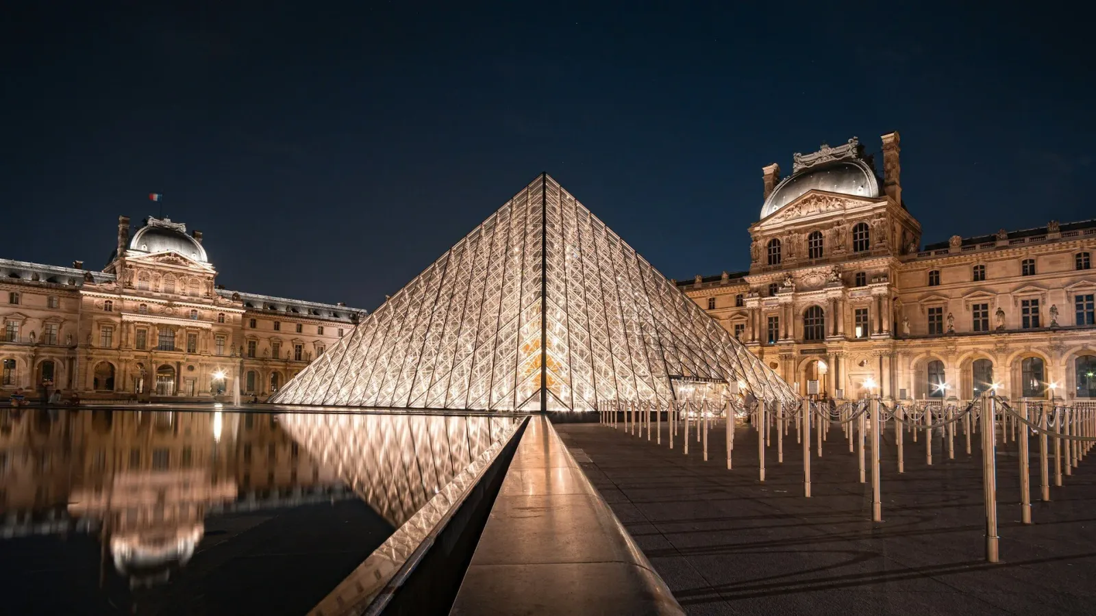 Скандал в Лувъра: Паролата за сигурност била „Louvre“, снимка 1