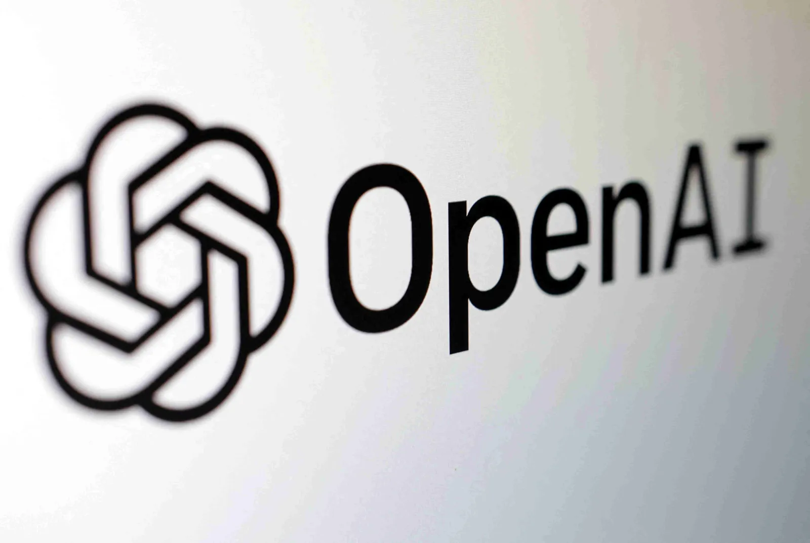 OpenAI спря ключови тренировки на най-мощните си AI модели заради проблеми със сигурността, снимка 1