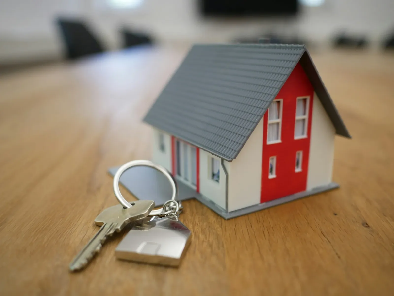 Държавите срещу Airbnb и Booking: Регулации за балансиран пазар, снимка 1
