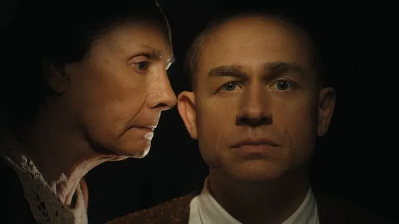 Нов сезон на „Monster“ разкрива ужасяващата история на Ед Гейн, снимка 1