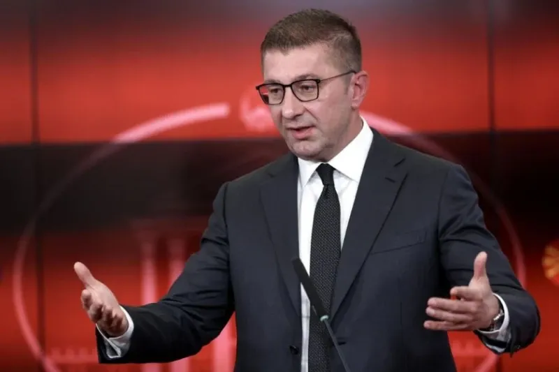Премиерът на Северна Македония: Няма отстъпване пред България, снимка 1