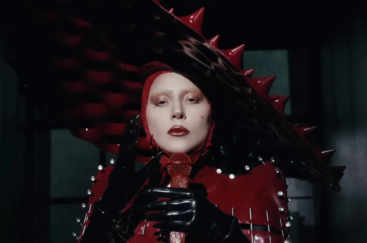 „Abracadabra“ на Лейди Гага оглави класацията на Apple Music за 2025 г., снимка 1